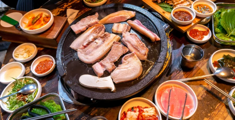 Samgyeopsal – Herkullinen Korealainen BBQ liha
